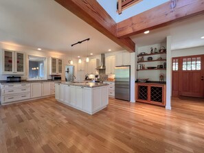 Fridge, microwave, oven, stovetop - Jensen's Bay Getaway-S. Chesterman, Inlet Views! (Tofino)