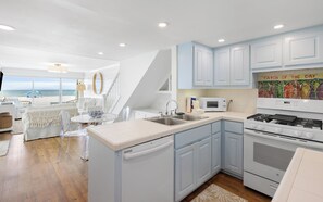 Fridge, microwave, oven, stovetop - End Unit Beachfront Condo + Grill & Private Area (Panama City Beach)