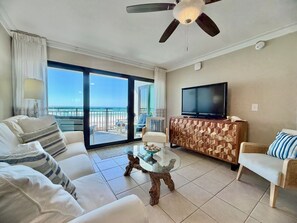 Smart TV, lettore DVD, libri