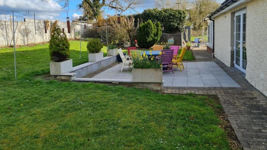 Charming 1-bed Apartment in Barefield