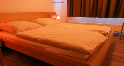 Freundliche Ferienwohnung in Citylage mit Terrasse und Parkplatz
