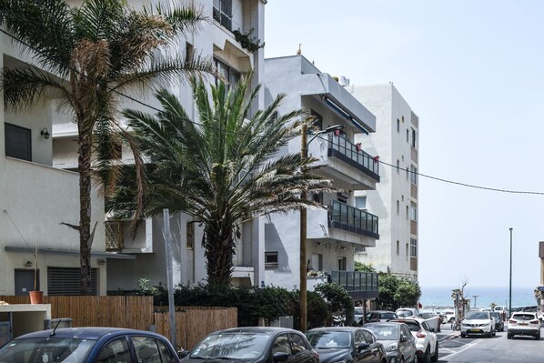 Exterior - Stylish and Modern 3BR TelAviv Apartment (Tel Aviv)