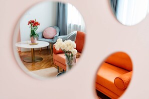 익스클루시브 아파트 | 거실 공간 | LCD TV