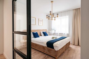 Elite Apartment | Individually decorated, individually furnished, desk, laptop workspace