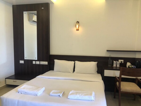 Classic Double Room | Premium bedding, minibar, in-room safe, blackout drapes - Ramee Wolkenburg Resort and Spa Munnar (Devikolam)