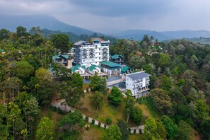 Front of property - Ramee Wolkenburg Resort and Spa Munnar (Devikolam)