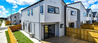 4 bedroom house fully furnished in Papakura