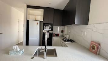 Fridge, microwave, oven, stovetop