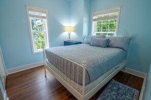 2 bedrooms, iron/ironing board, travel cot, free WiFi