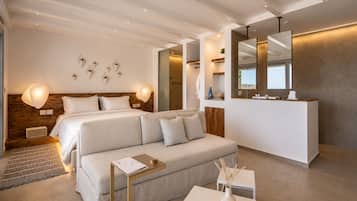 Sea View Deluxe Suite with Hot Tub | Premium bedding, memory foam beds, minibar, desk