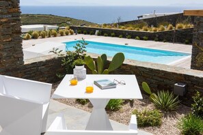 Premium bedding, memory-foam beds, minibar, desk - Elements SIFNOS Boutique (Sifnos)