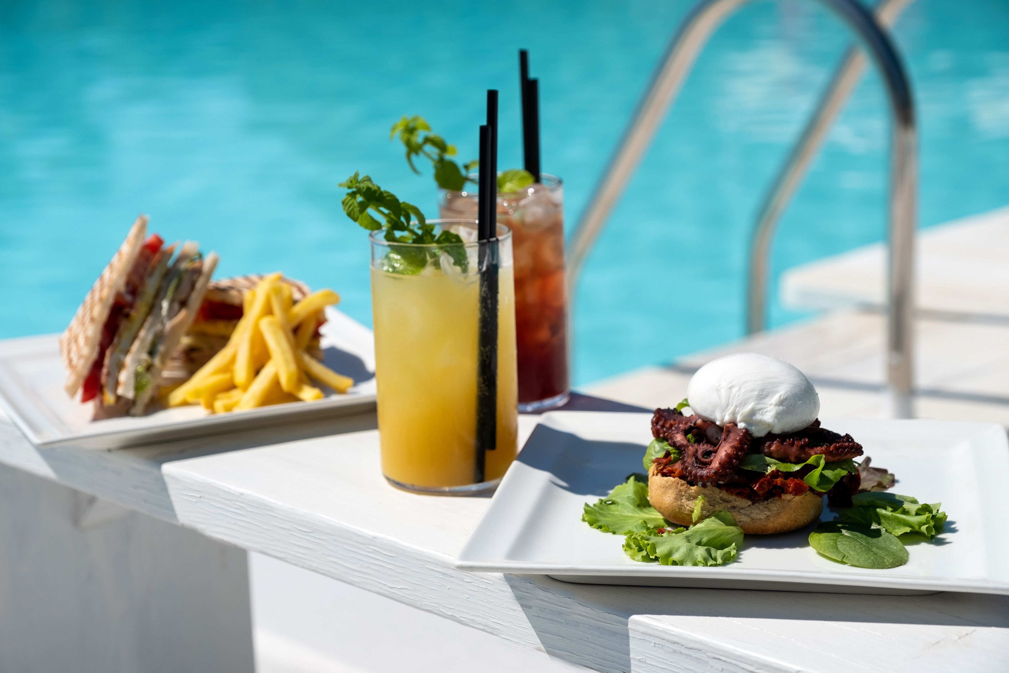 Poolbar