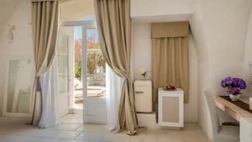 Deluxe Suite - Kids & Teens Free | 1 bedroom, premium bedding, minibar, soundproofing