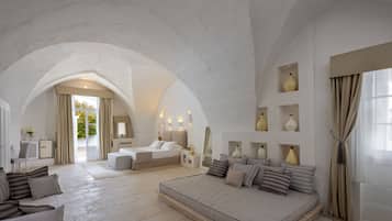 Executive Suite - Kids & Teens Free | 1 bedroom, premium bedding, minibar, soundproofing
