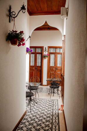 Standard-Doppelzimmer | Terrasse/Patio