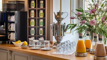 Tägliches inbegriffenes Frühstücksbuffet