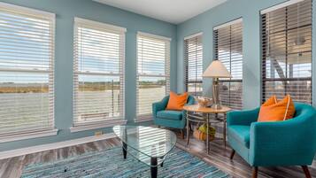 House, 4 Bedrooms | Interior