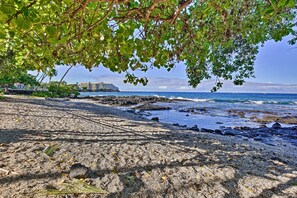 Studio | Beach | Beach nearby - Garden View Studio - Kona Islander Inn Condos Condo by RedAwning (Kailua-Kona)