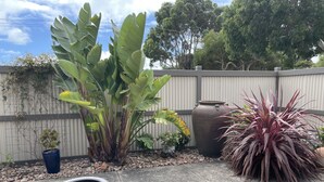 Unclassified image, 5 of 21, button - Executive lifestyle holiday accommodation, free WIFI. Town center. (Robe)