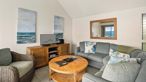 TV, books - Sealodge G5 By Parrish Kauai - Princeville Retreat (Princeville)