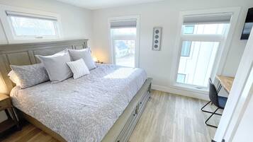 2 slaapkamers, een bureau, een strijkplank/strijkijzer, wifi