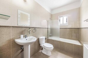 Combined shower/bathtub, towels - Villa Lime Tree - Three Bedroom Villa, Sleeps 6 (Latchi)