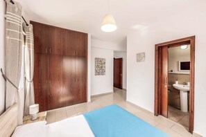 4 bedrooms, WiFi, bed sheets - Villa Lime Tree - Three Bedroom Villa, Sleeps 6 (Latchi)