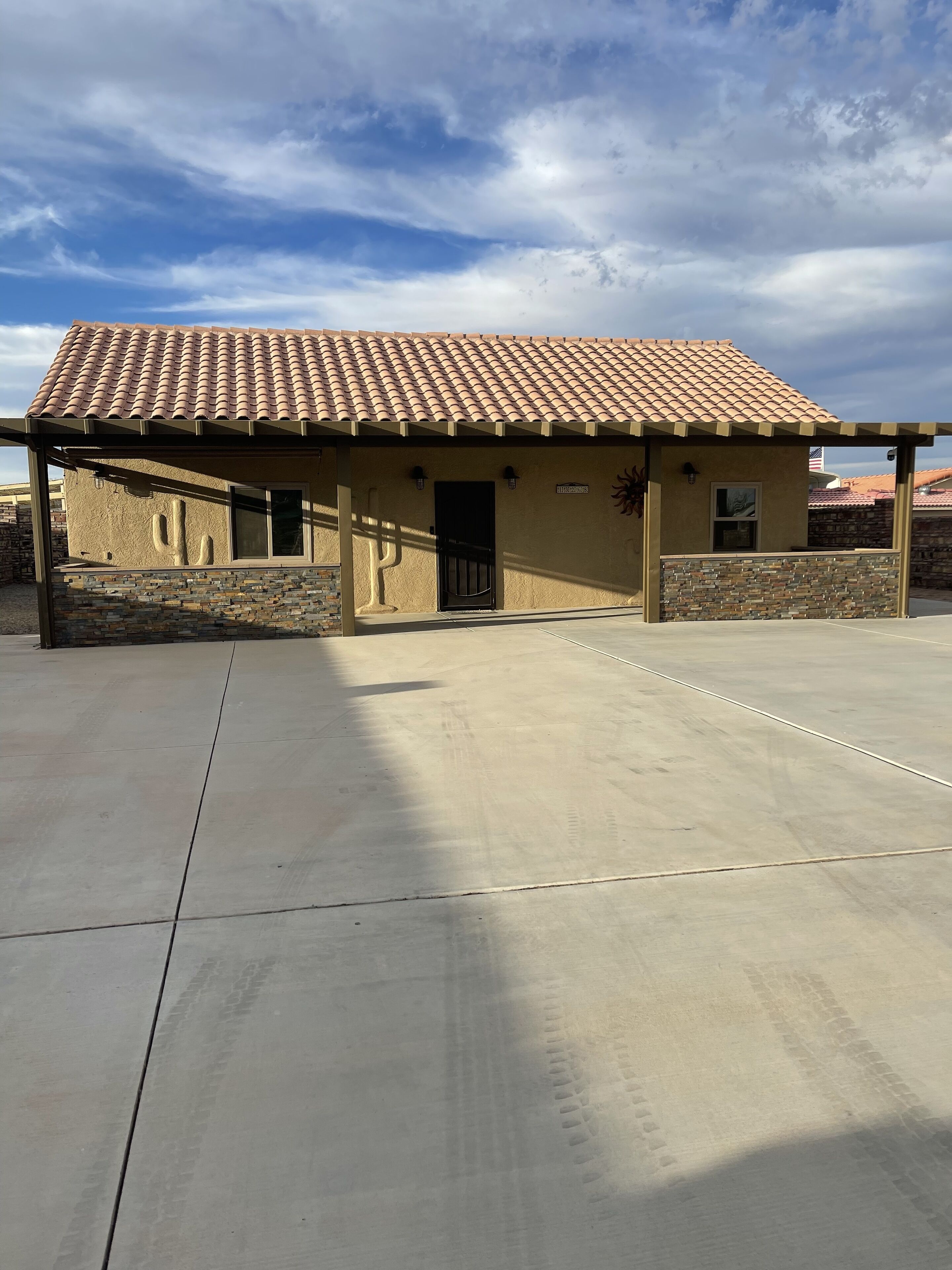 Entire Home- Yuma Foothills w/ RV Hook ups