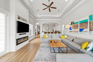 TV, fireplace, stereo