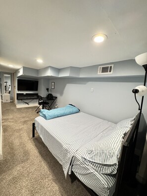 1 chambre, fer et planche à repasser, Wi-Fi