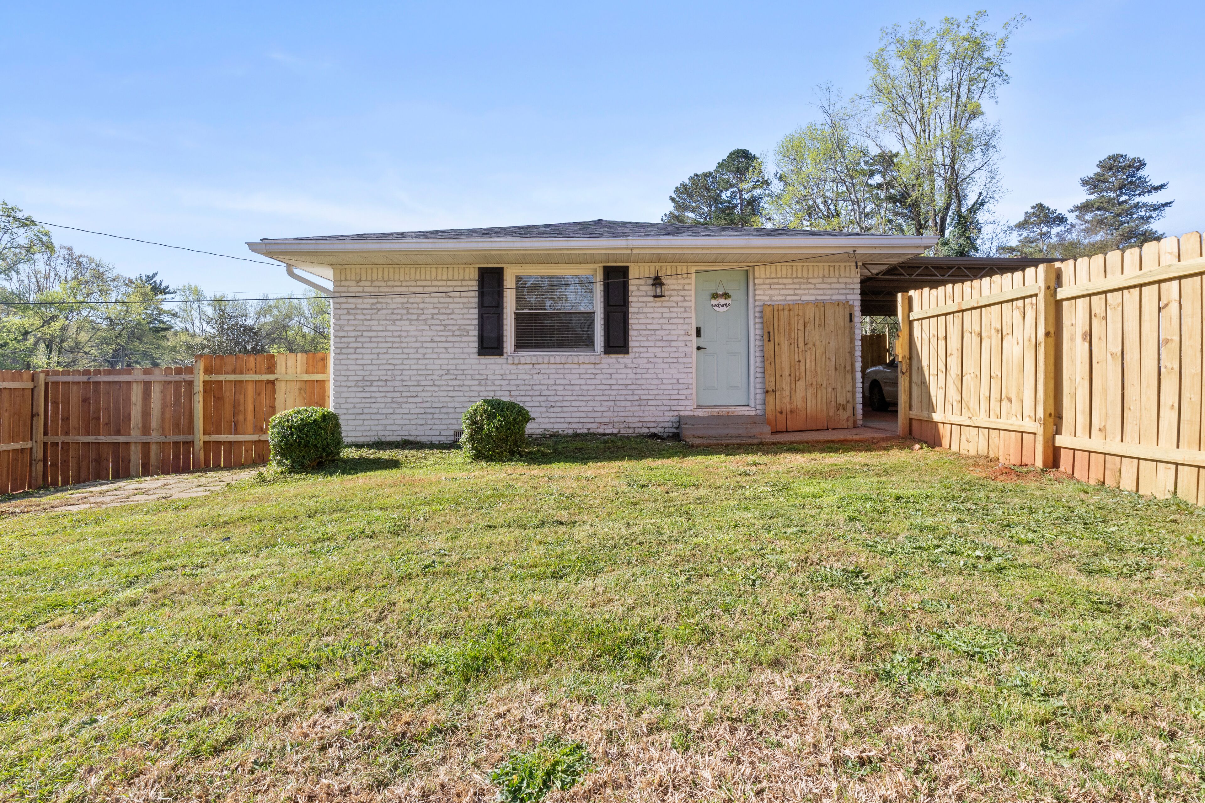 Spacious Family (and pet) Friendly Home