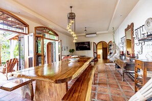 Dining - Ocean View 🌅Infinity Pool Villa & Hot Tub !CLOSE TO BEACH! (Jaco Beach)