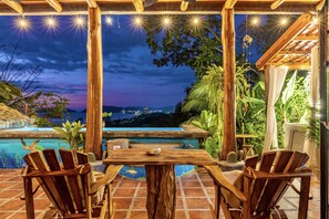 Outdoor dining - Ocean View 🌅Infinity Pool Villa & Hot Tub !CLOSE TO BEACH! (Jaco Beach)