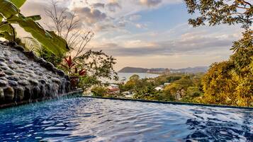 室外游泳池,恒温泳池