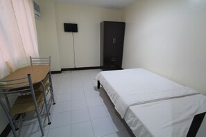 1 bedroom, WiFi - Cheap Apartment in Alabang (Las Piñas)