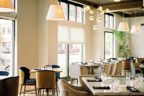 Breakfast, lunch and dinner served  - The Alamite, Tuscaloosa, a Tribute Portfolio Hotel (Tuscaloosa)