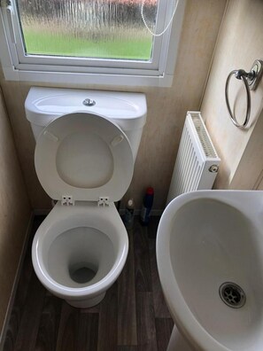 House, Multiple Beds | Bathroom | Shower