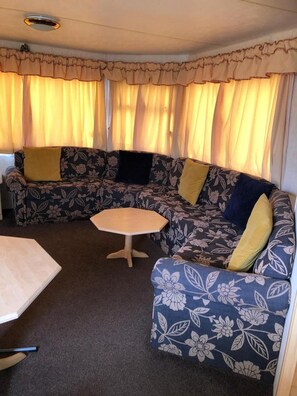 Living room - Inviting 3 Bedrooms Caravan gas Central Heating (Rye)