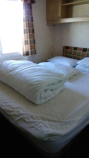 3 bedrooms, free WiFi - Inviting 3 Bedrooms Caravan gas Central Heating (Rye)