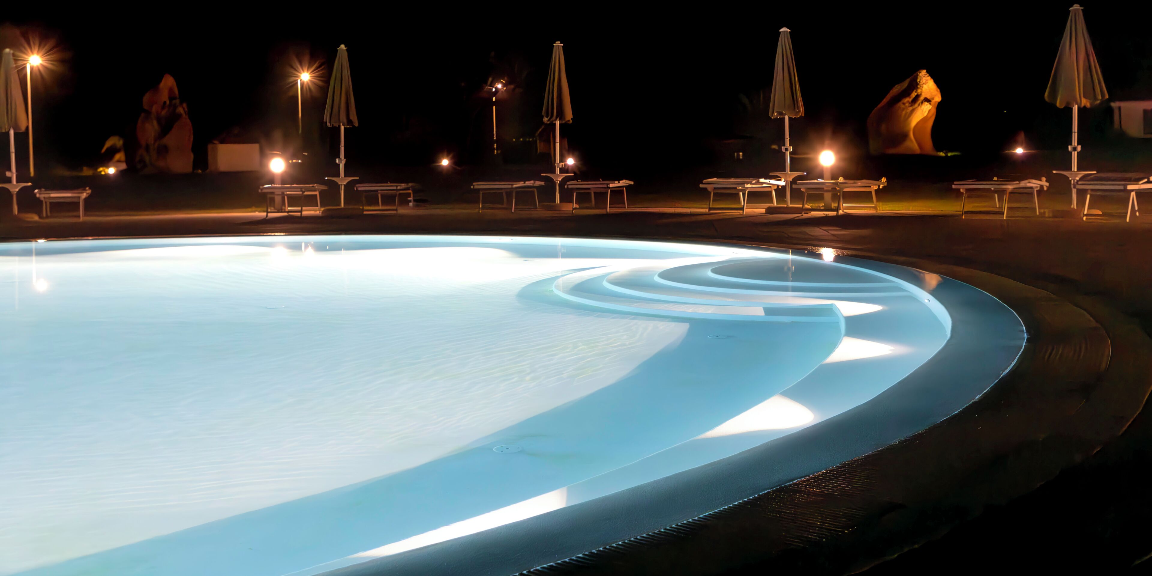 Seasonal outdoor pool