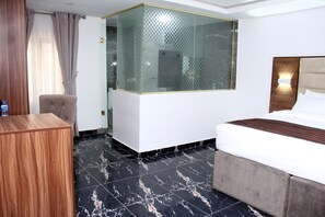 Deluxe Single Room | Tempur-Pedic beds, desk, laptop workspace, free WiFi - K-class Hotel (Abuja)