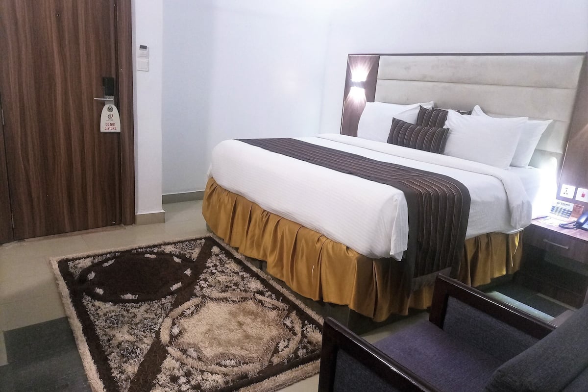 Executive Room | 1 bedroom, Tempur-Pedic beds, desk, laptop workspace