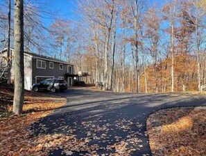 Property grounds - Boyne Mountain/Deer  Lake-ski ,golf, fall colors and SkyBridge! (Boyne City)
