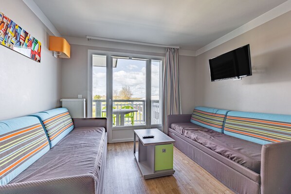 TV - Le Goeland - Appartement avec Terrasse (Courseulles-sur-Mer)