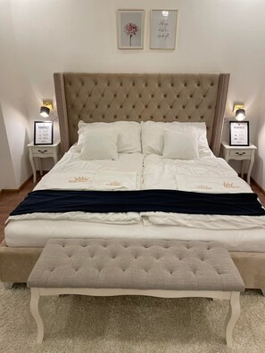 2 bedrooms, iron/ironing board, free WiFi, bed sheets