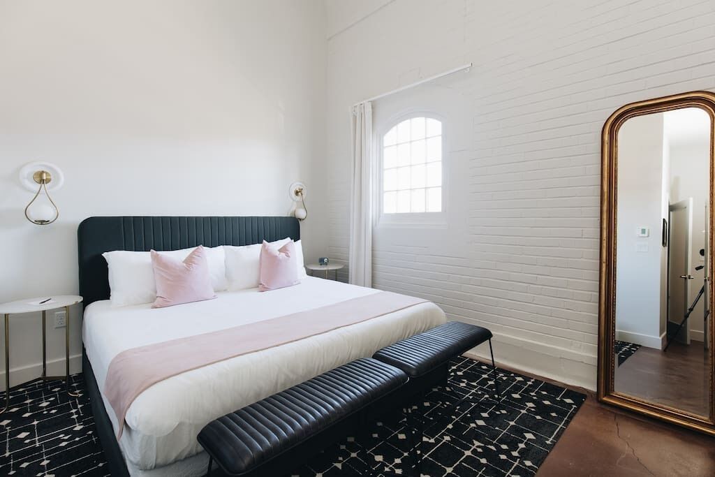 Glenmary Suite 204 at The Bellwether Hotel