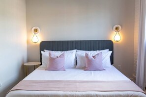 1 dormitorio, colchones viscoelásticos, tabla de planchar con plancha