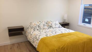 4 sovrum, internet och sÀngklÀder