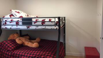4 habitaciones, internet y ropa de cama