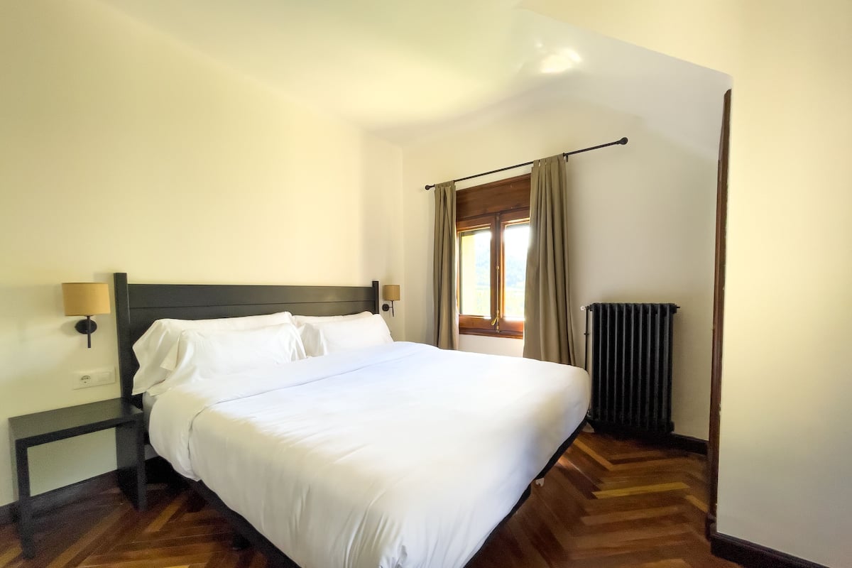 Hypo-allergenic bedding, down duvets, memory-foam beds